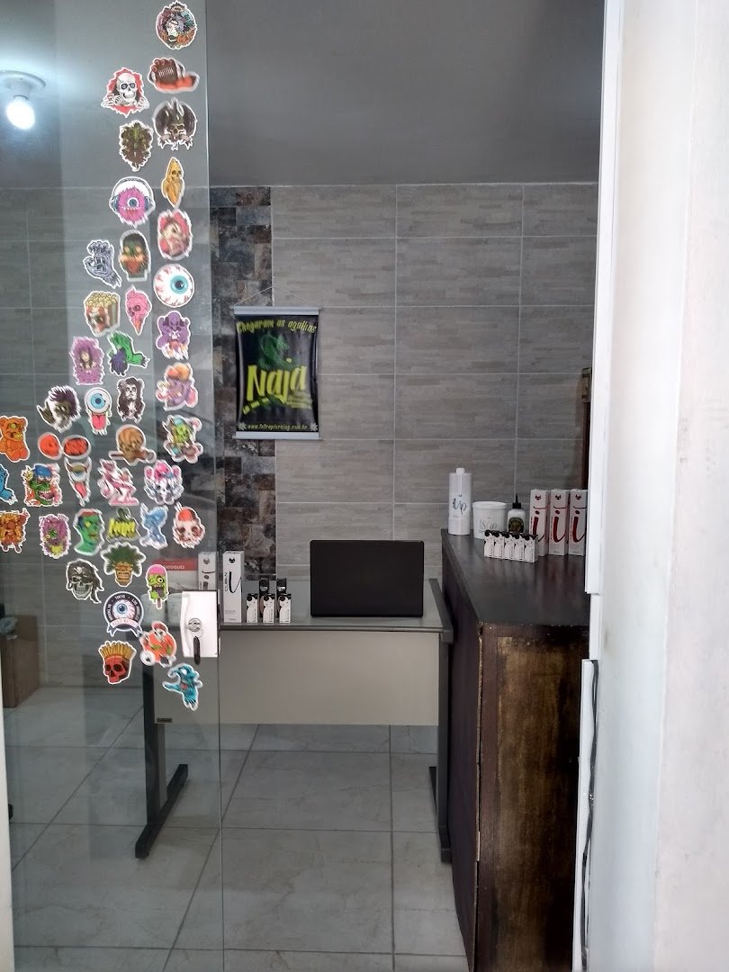 Trabalho de Estúdio de tatuagem e colocação de piercing — Nacional Brasil Tatuagem Materiais Para Tatuagem 5