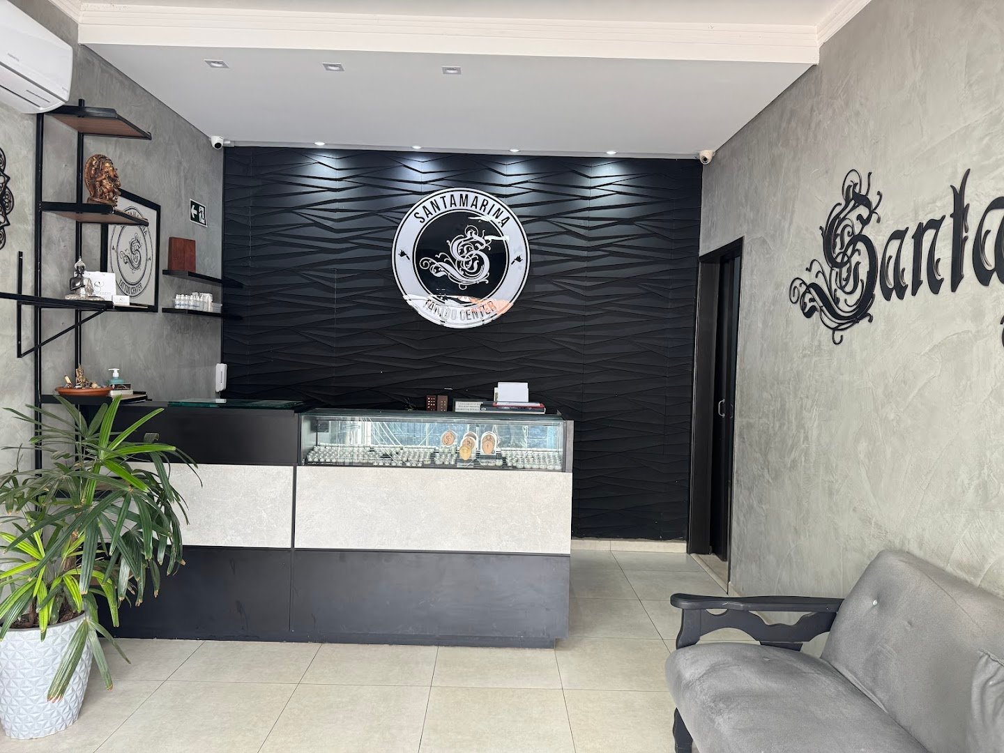 Trabalho de Estúdio de tatuagem e colocação de piercing — Santamarina Tattoo e Piercing 2