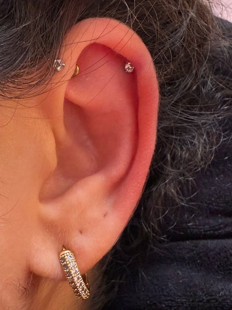 Trabalho de Serviço de colocação de piercing — Stúdio Dêe Baby & Piercing 2